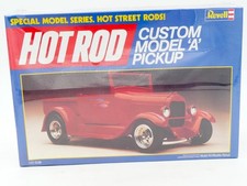 REVELL 1/25 FORD  HOT ROD