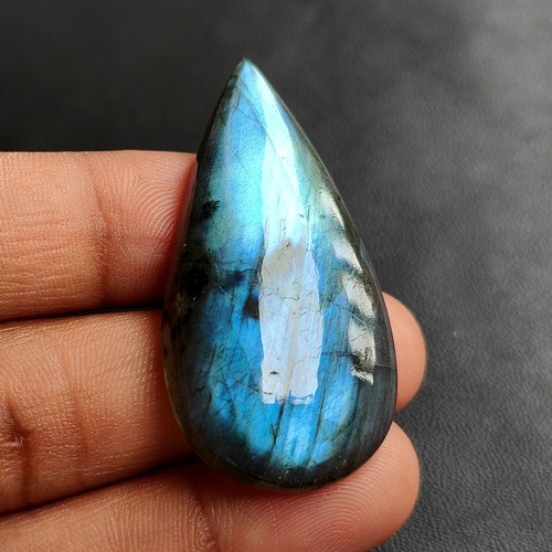 Pierre précieuse cabochon - , en