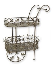 Un chariot à thé en fer -