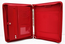 - Conférencier avec anneaux