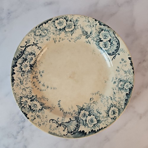 Assiette sur pied - assiette,