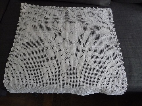 Linge ancien centre - centre, table