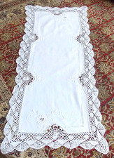 NAPPERON  CHEMIN BRODE MAIN