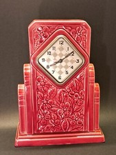 Pendule Art Déco 'gratte ciel' en céramique de Sarreguémines vers 1930