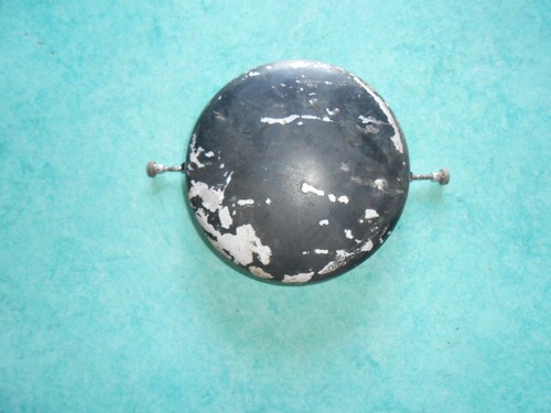 Capot volant magnétique