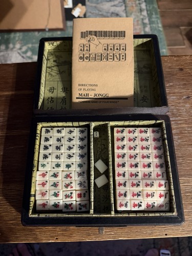 Portable vintage mahjong - vintage,