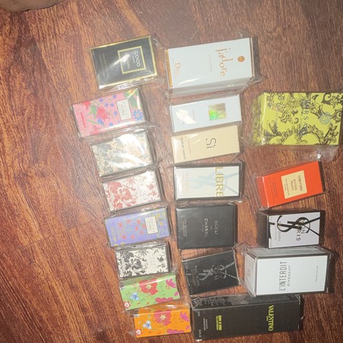 Assorted brands boxed perfume - assorted,