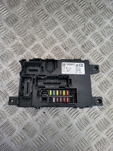 Boitier fusible opel corsa - fusible,