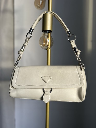 Sac vintage porté épaule