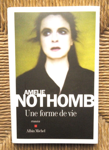 Livre roman une - une, forme