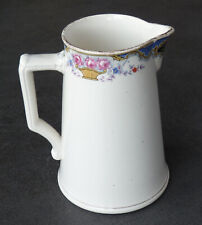 Pichet, pot parisien en faïence de Sarreguemines et Digoin décor panier de roses