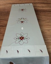 Nappe Blanche Brodée main Artisanat Madagascar Motifs Trio Fleurs Noël SoaBoutik