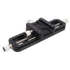 Built-in Arca Swiss Clamp and