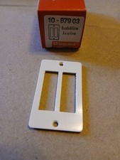 Double Doigt Enjoliveur interrupteur va et vient prise 2 pôles Chambord Legrand 