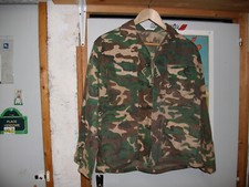 vetement militaire ou autre