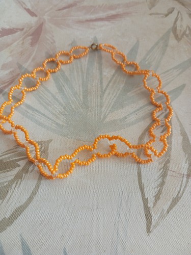 Collier artisanal perlé