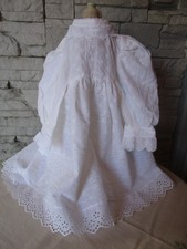 ROBE BLANCHE AVEC BRODERIE