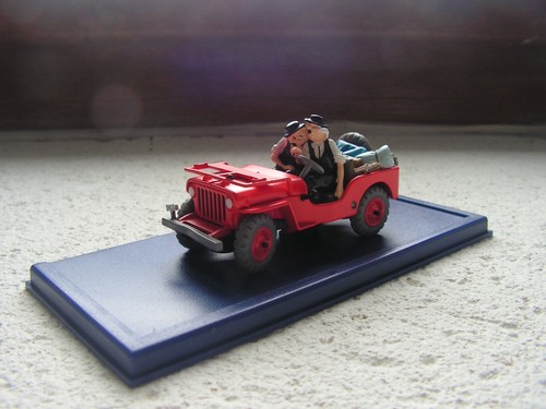 Jeep rouge tintin - rouge, pays