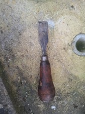 Ancien outil pour le cuir