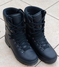 Très belle Rangers armée française neuves modèle Félin Pointure 39