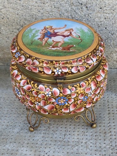 Bonbonnière verre émaillé