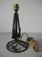 Ancien pied de lampe en fer forgé décor fleur feuille déco rétro de 24 cm