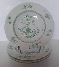 4 Assiettes En Porcelaine