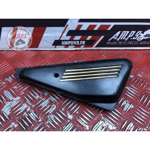 Cache plastique sous - , selle