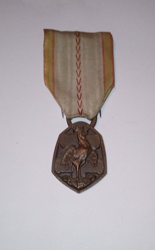 Décoration medaille guerre - medaille,