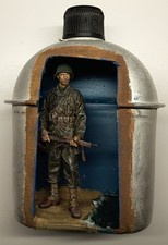 gourde Type us ww2 Avec Soldat Us Au 1.16e Avec Casque, Musette...