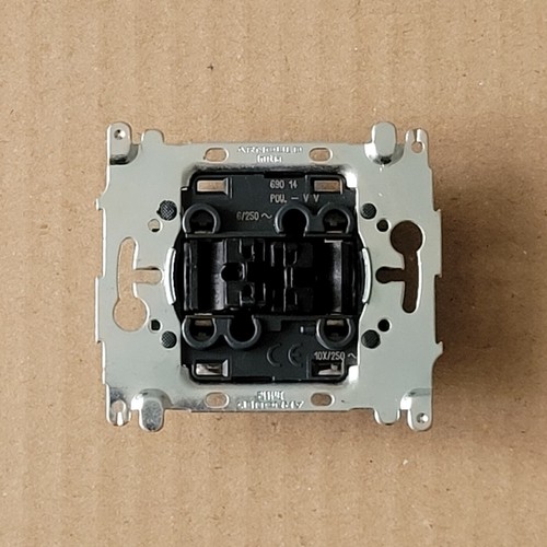 Arnould initia 69014 - arnould,