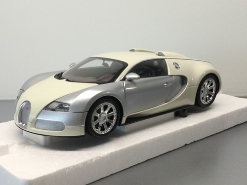 Minichamps bugatti veyron - minichamps, 1:18