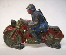 MOTO EN PLOMB CREUX - SOLDAT