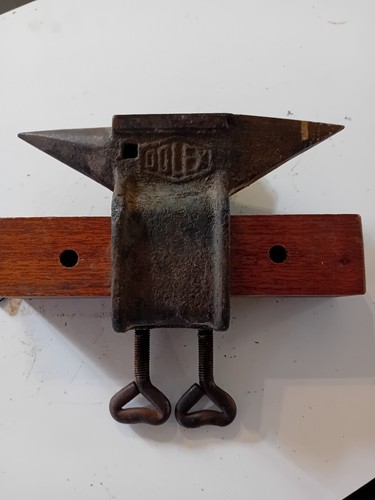 Outils anciens enclume - anciens,
