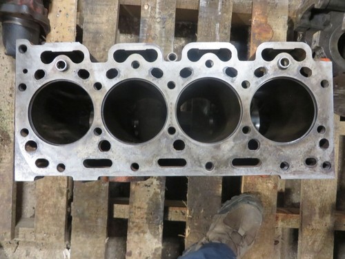 Perkins 154 engine block - perkins,