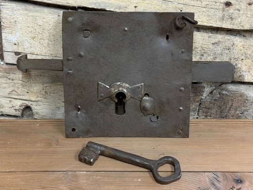 Ancienne grande serrure - serrure, fer