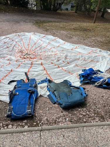 Toile parachute trois - parachute.,