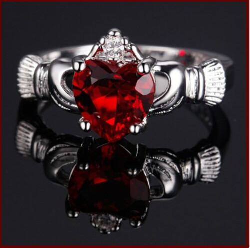 Bague précieux traditionnel - précieux,
