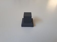 socle en bois peint en gris anthracite pour figurine et maquettes 5,8 x 5,8 cm