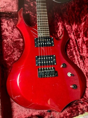 Guitare électrique rouge