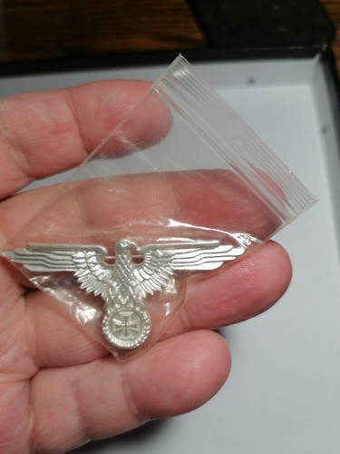 Broches aigle avec croix - broches,