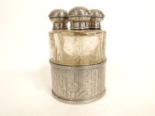 4 flacons parfum nécessaire