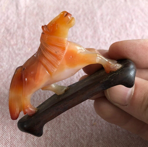 Jolie petite sculpture pierre