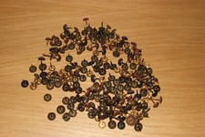 Lot de divers clous de tapissier et semences