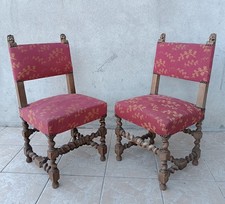 Paire de chaises Louis XIII en noyer