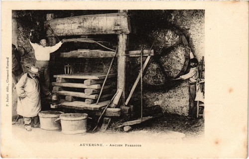 Cpa auvergne ancien pressoir - auvergne,