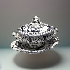 SAUCIÈRE À COUVERCLE SUR DORMANT CREIL ET MONTEREAU SERVICE FLORA XIXe