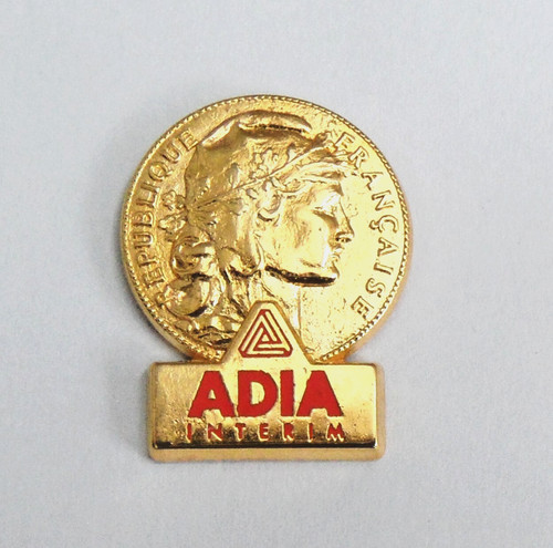 Pin adia interim marianne - pin's,