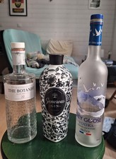 Bouteilles Vides / 8€ l'unité (The Botanist, Grey Goose, Generous Gin) 