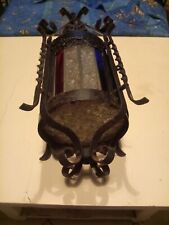 une lanterne en fer forge ancienne